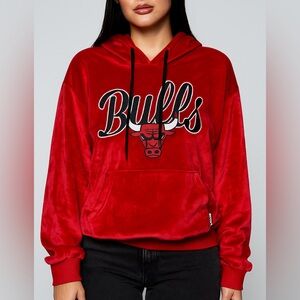NEW WITH TAGS Chicago Bulls Red Women’s Velvet Like Hoodie Size Small